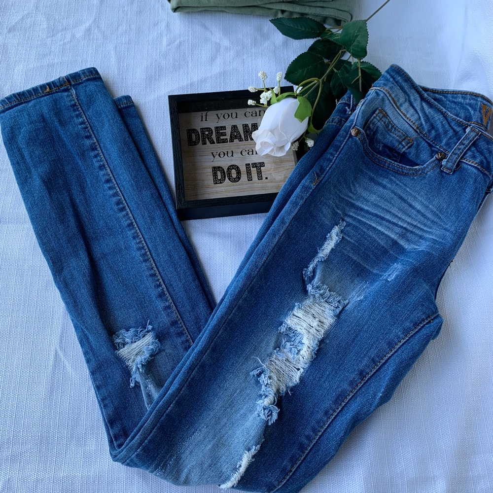 VIP Jeans. VIP Jeans Distressed Ripped Blue Denim Skinny Jeans Size 1/2.